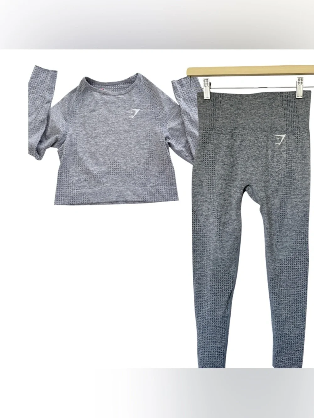 Gymshark Grey Seamless Crop Top and Leggings Set Sz Small EUC - Picture 3 of 15